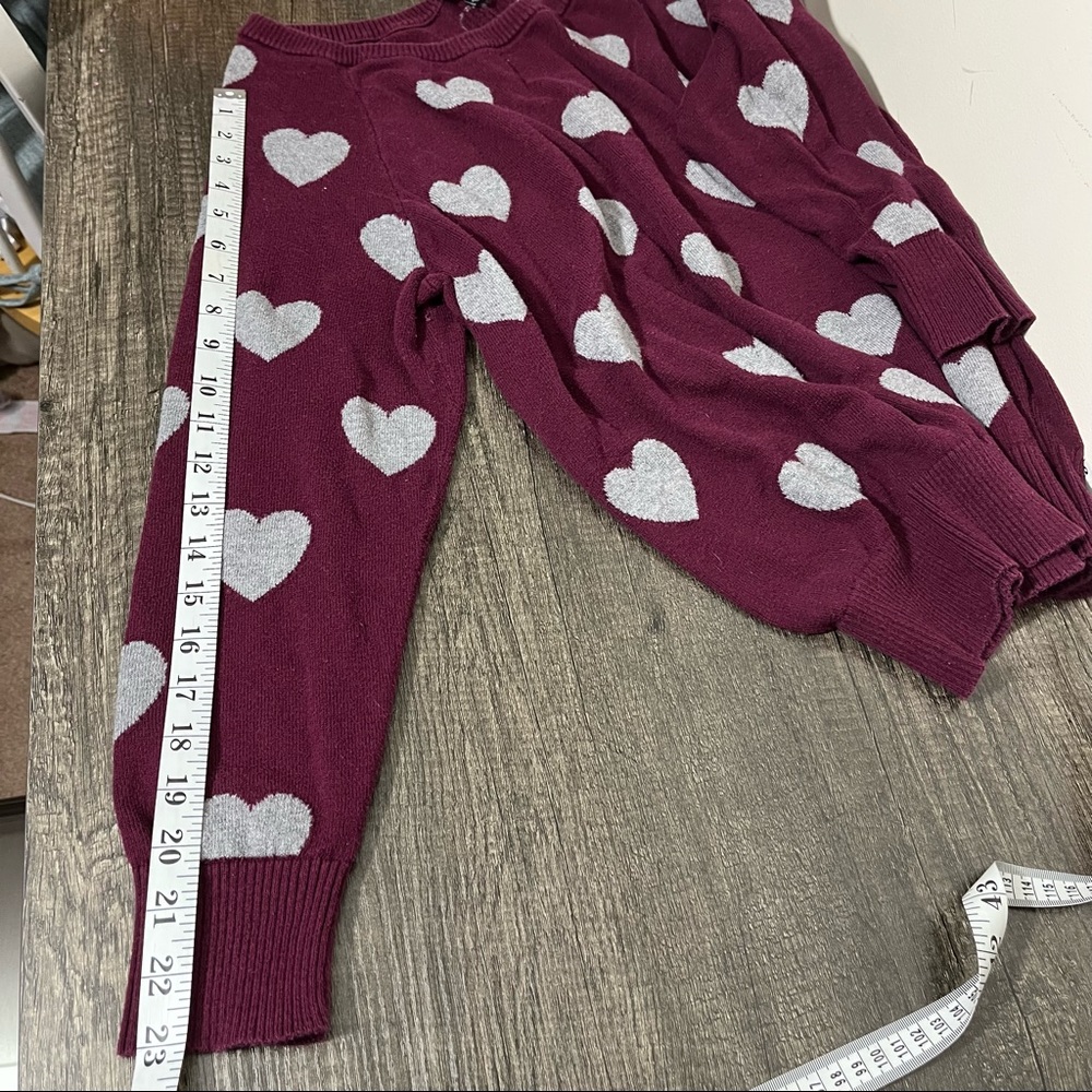 🎉 HP 🎉 Torrid Burgundy and Gray Cotton Heart Print Sweater, Size 1 - Picture 9 of 13